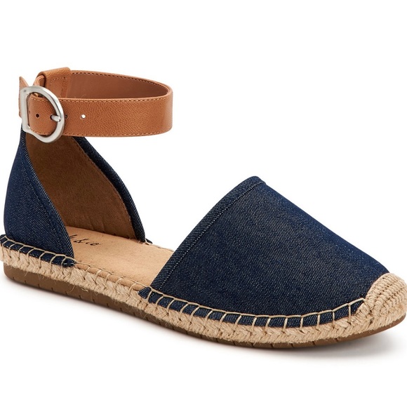Style & Co. Shoes - Style & Co Paminaa flat sandals. 11M womens. Navy dark washed denim